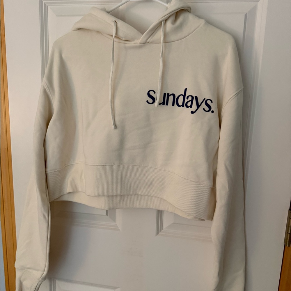 Los Sundays Tequila Cropped Hoodie
Never Worn